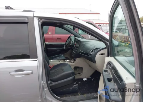 2019 Dodge Grand Caravan Sxt z USA, uszkodzony, nr VIN 2C4RDGCG5KR724823